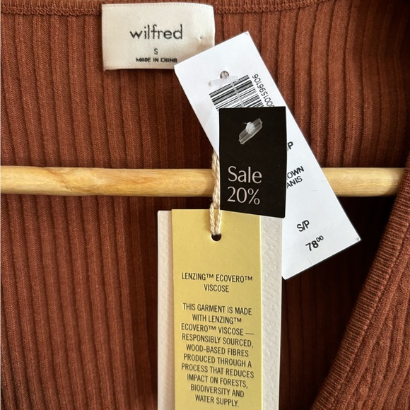 Woman’s wrap top - Picture 2 of 3